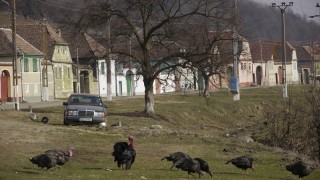 Die Hauptstraße in Jakobsdorf, die sogenannte Sonnenseite 