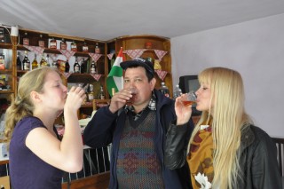 Ein Schnaps auf zwei Bären (Foto: privat)