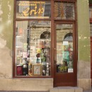 Wer will, kann sich mit Heiligenbildern mit 3D-Effekten eindecken. (Foto: Stefanie Maeck) Wer will, kann sich mit Heiligenbildern mit 3D-Effekten eindecken. (Foto: Stefanie Maeck)